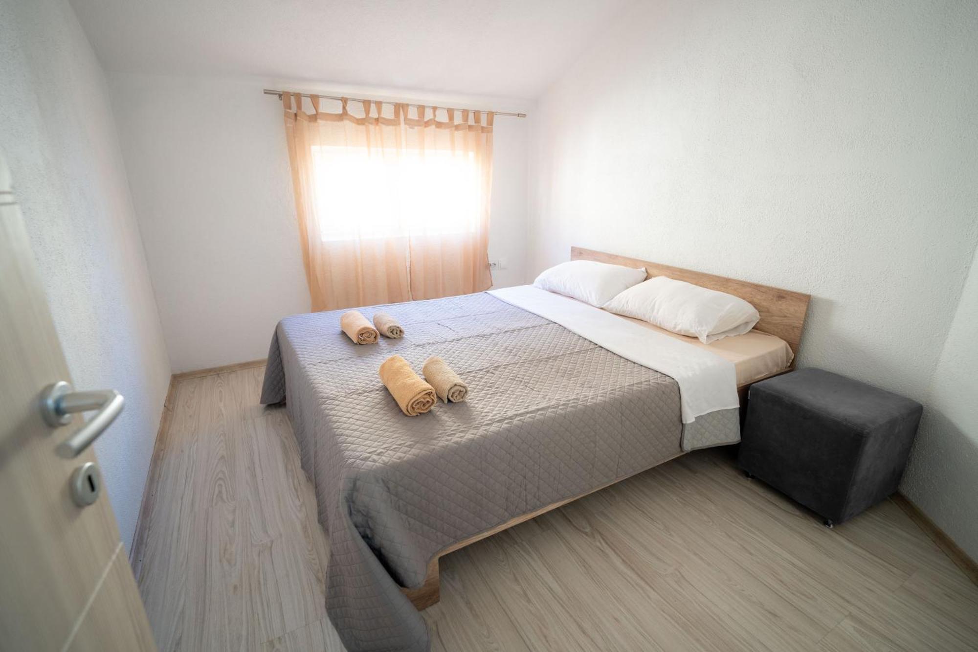 Luna Apartments ゲヴゲリヤ エクステリア 写真
