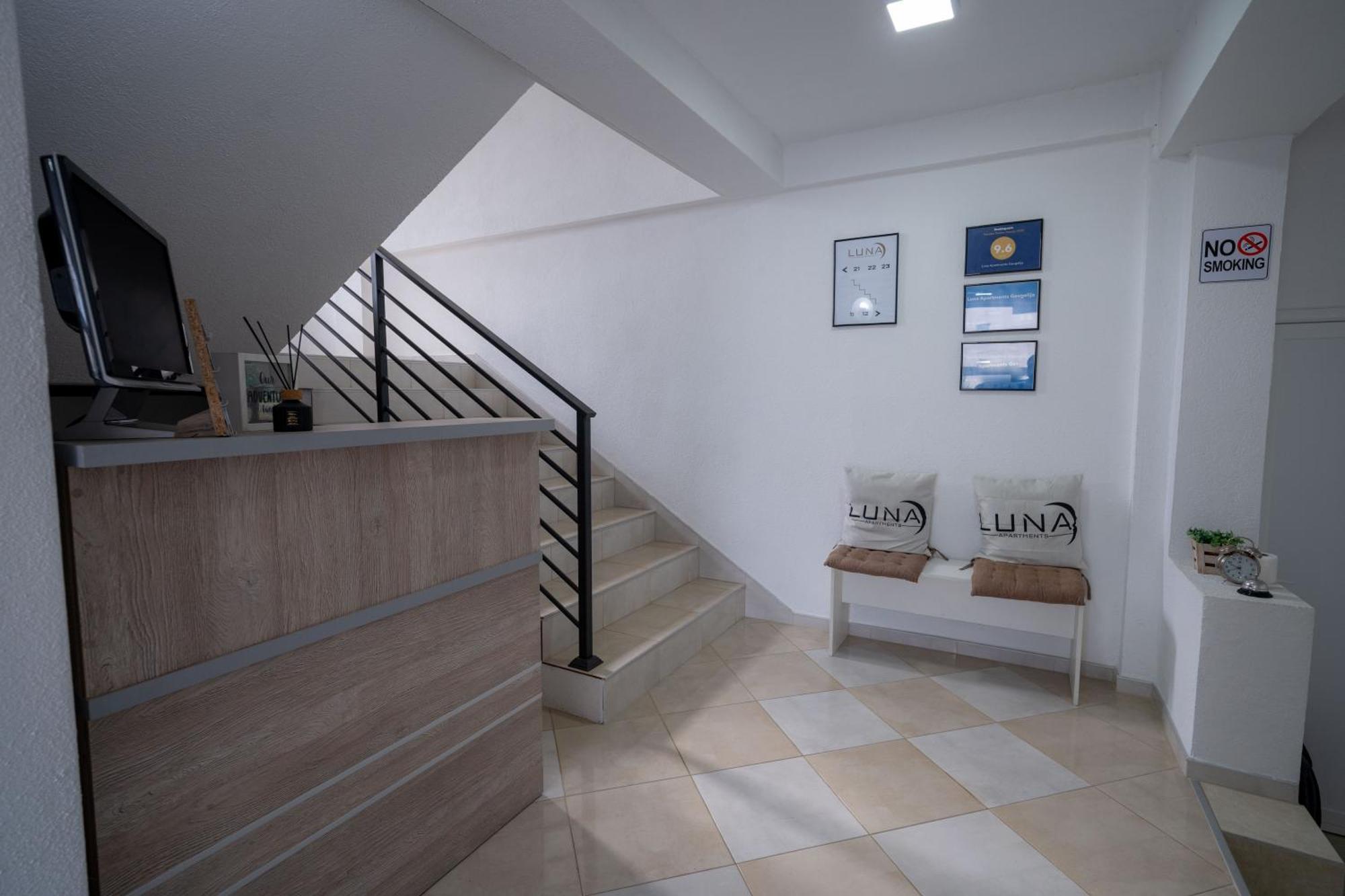 Luna Apartments ゲヴゲリヤ エクステリア 写真
