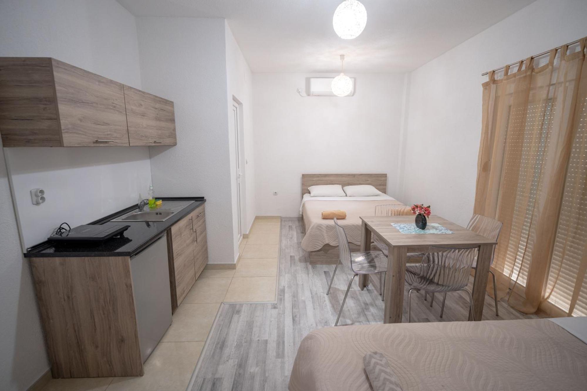 Luna Apartments ゲヴゲリヤ エクステリア 写真