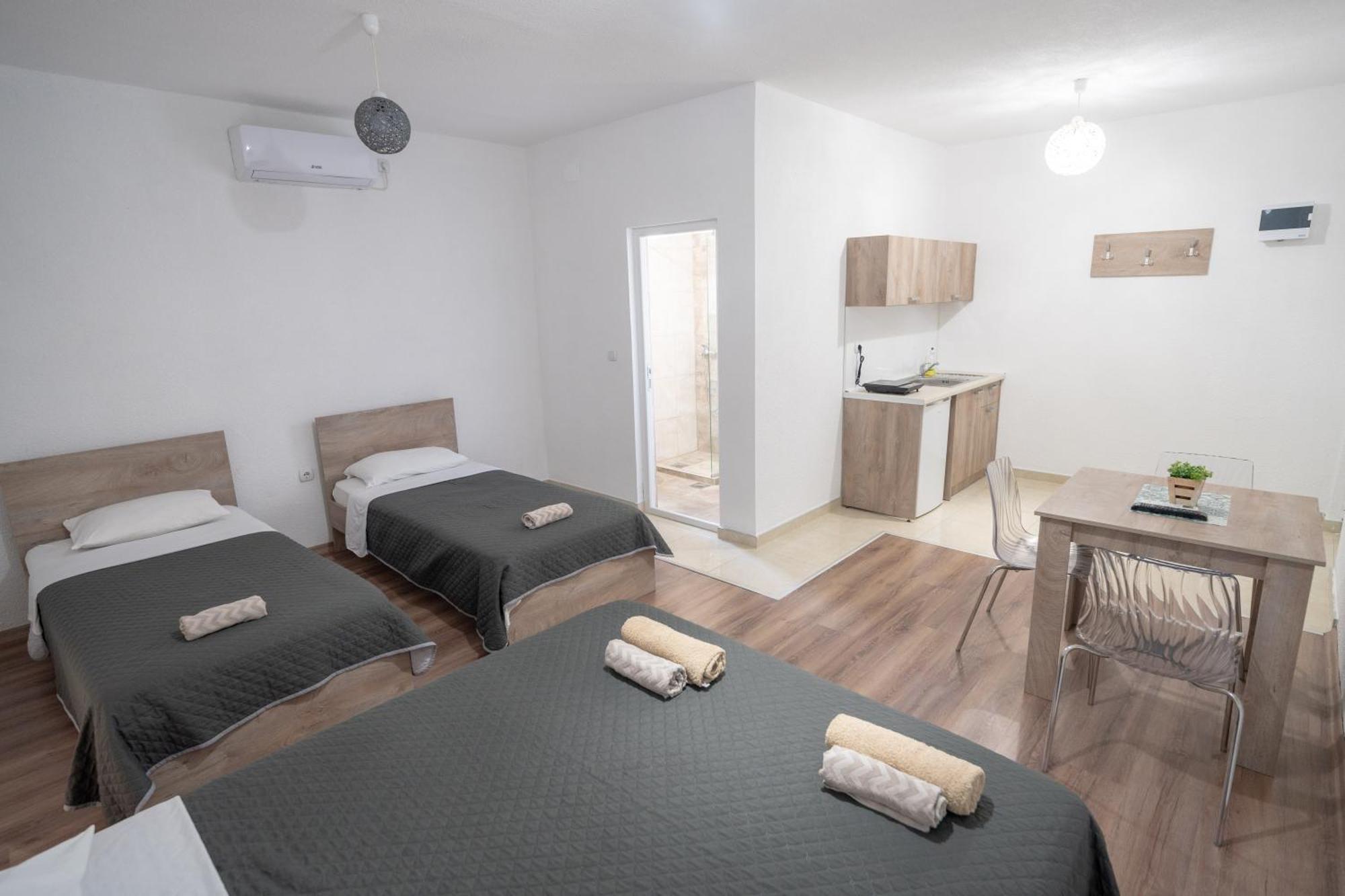 Luna Apartments ゲヴゲリヤ エクステリア 写真