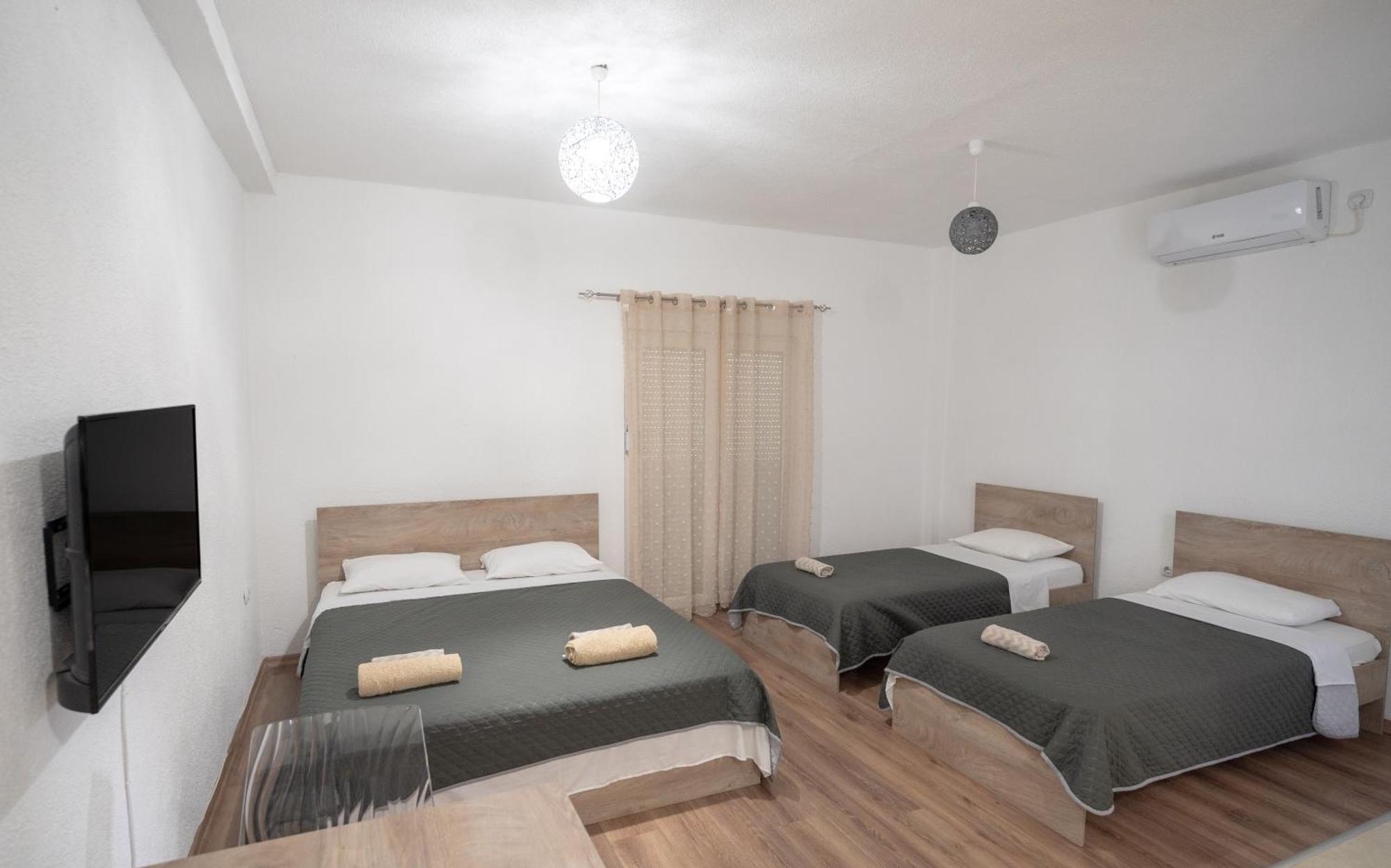Luna Apartments ゲヴゲリヤ エクステリア 写真
