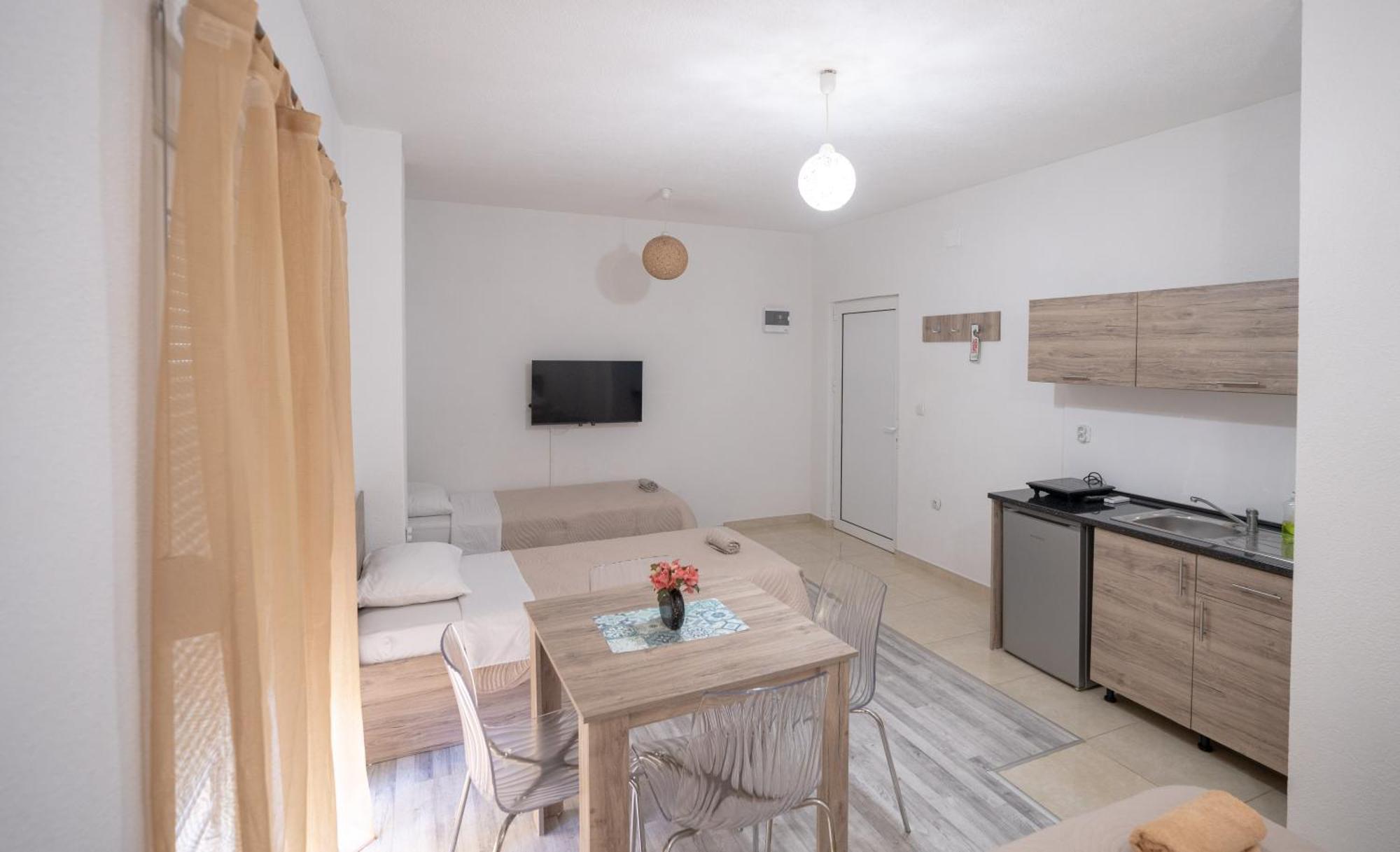 Luna Apartments ゲヴゲリヤ エクステリア 写真